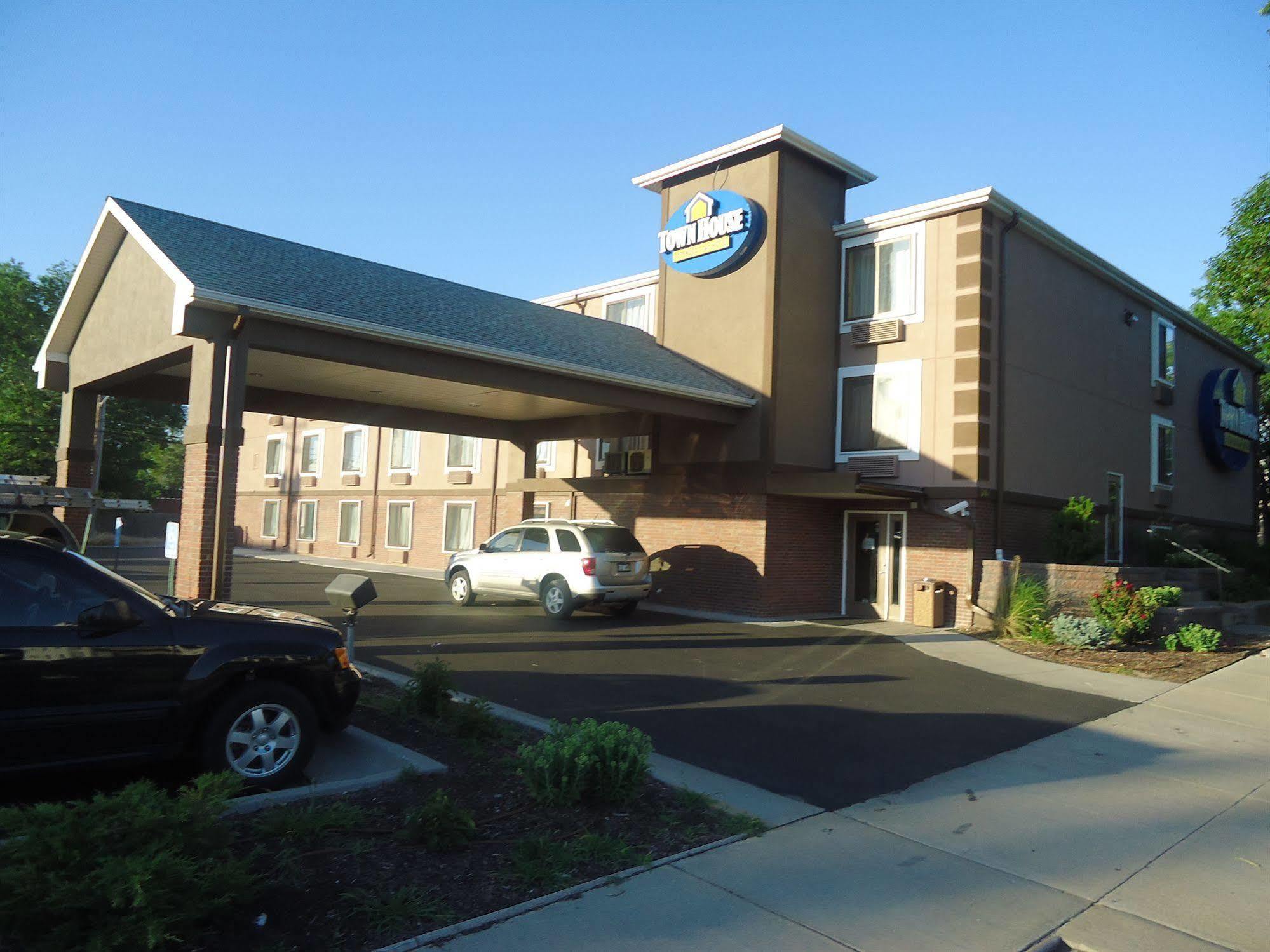 Townhouse Extended Stay Hotel Downtown Lincoln Exterior foto